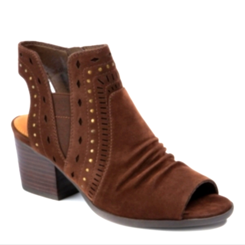 BareTraps Sz 7 Izzie  medium brown, New